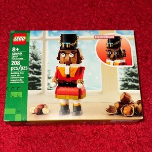 RETIRED LEGO Nutcracker with Red and Black Details #40640